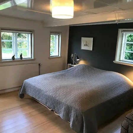 10 Bed Holiday On Aeroe Leby